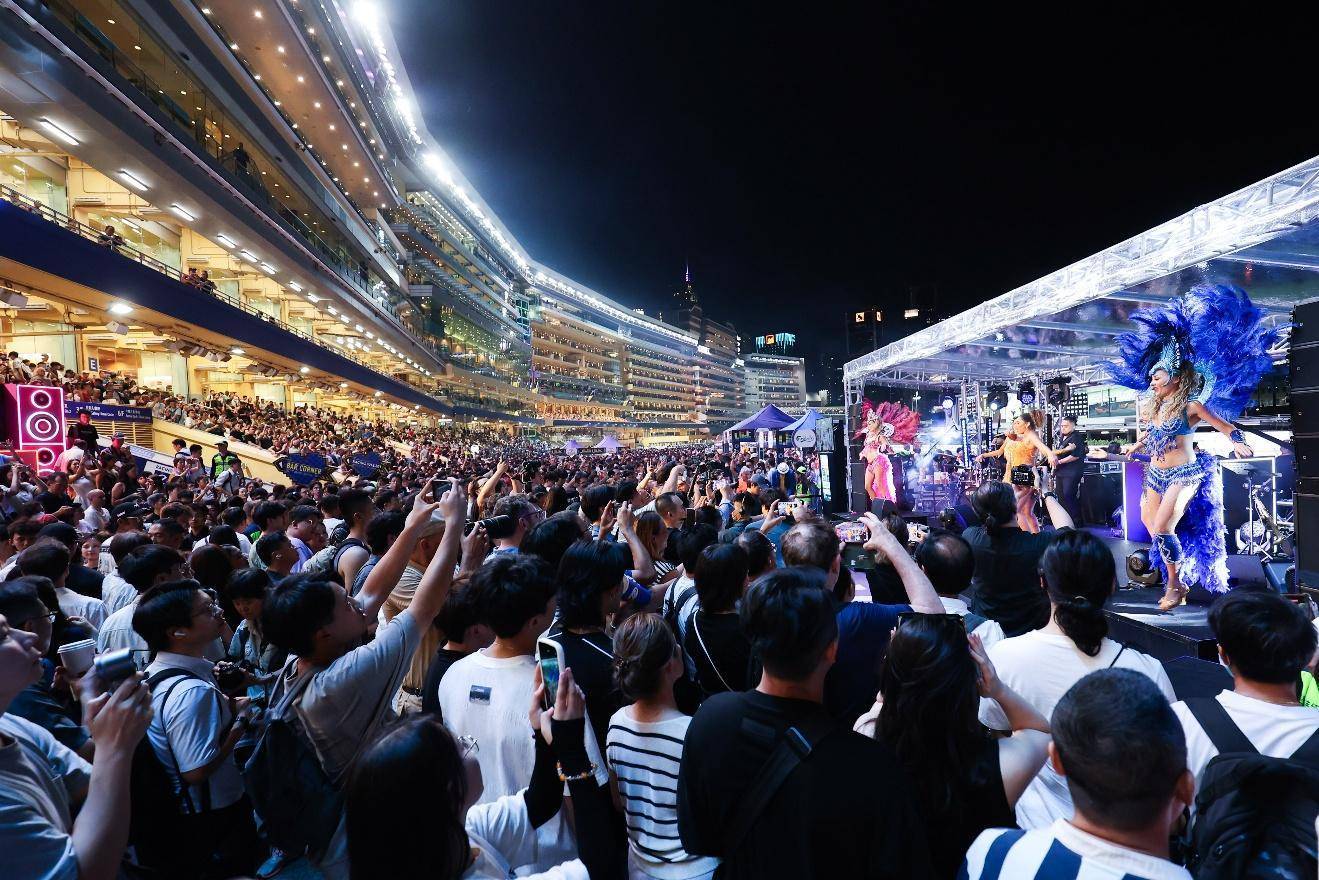 香港赛马季本地赛马闪耀世界舞台，从化马场作出贡献